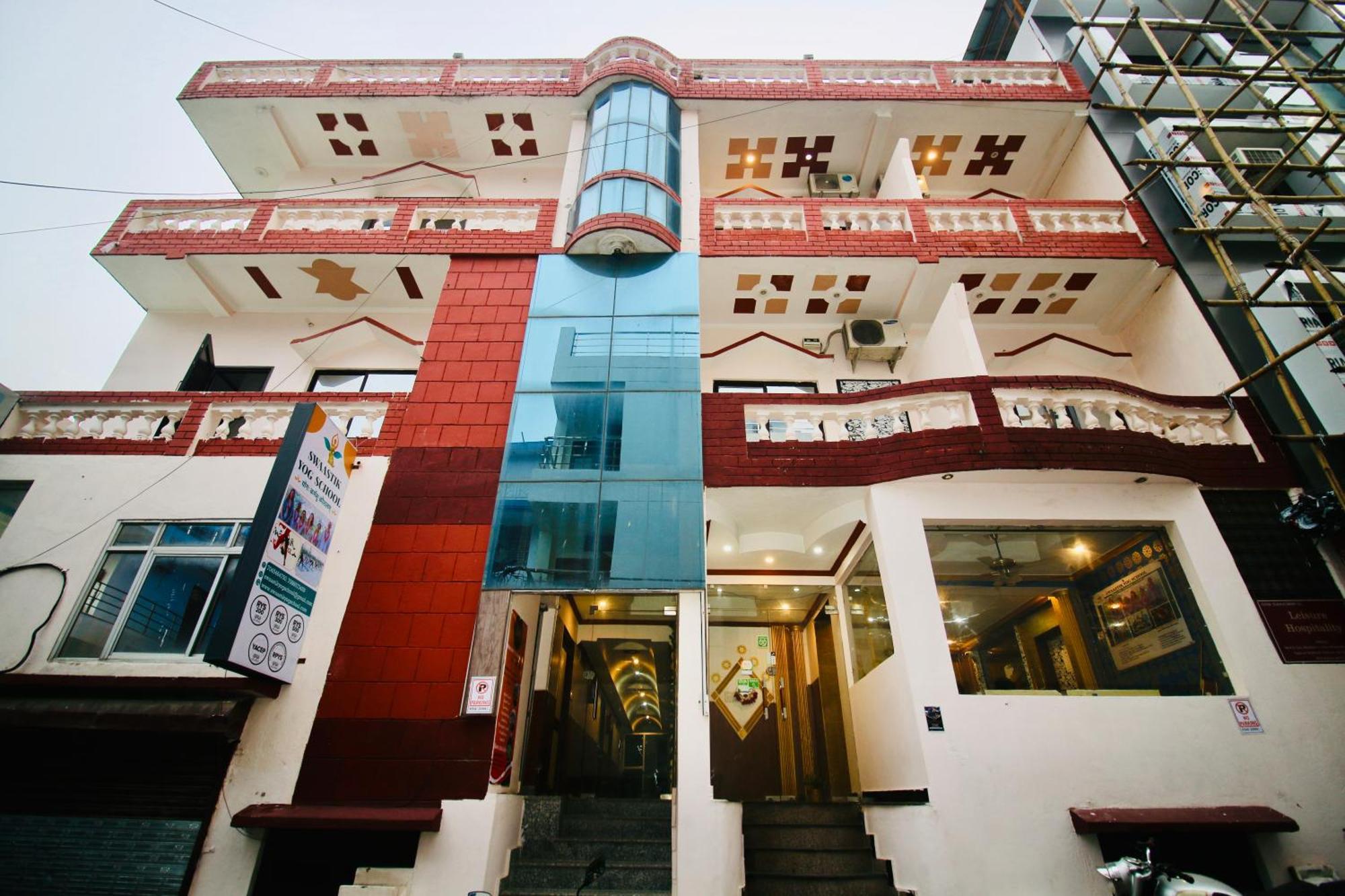 Sattva Cafe And Motel Rishikesh Exterior photo